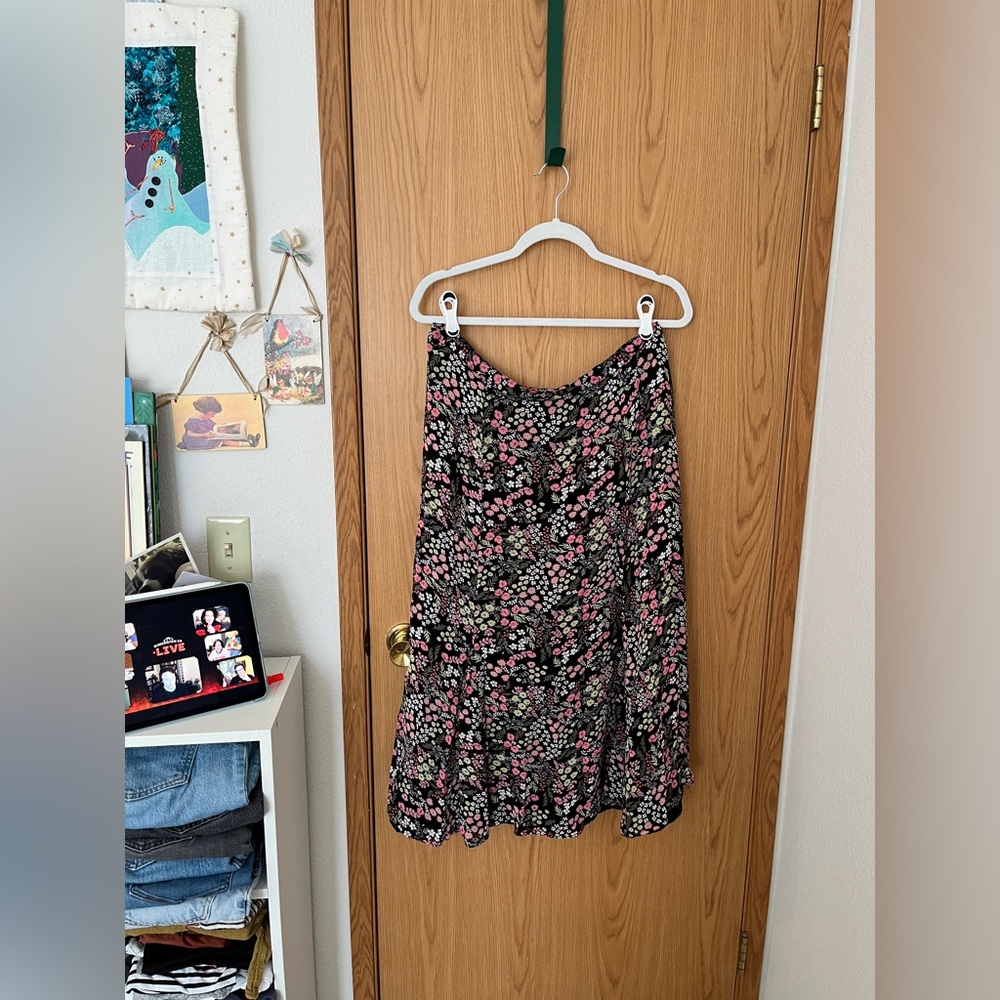 Jennifer Moore | floral midi skirt with ruffle hem